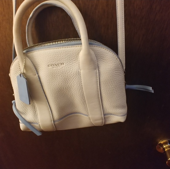Coach purse - Picture 2 of 4